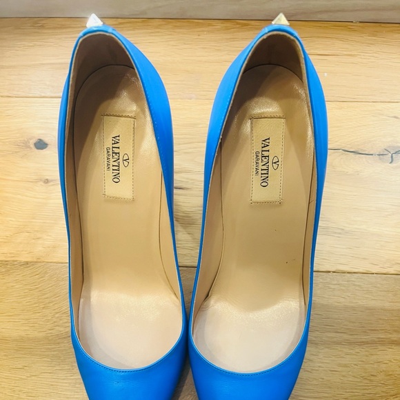 Valentino Garavani ONE stud 👠 heels - Picture 2 of 3
